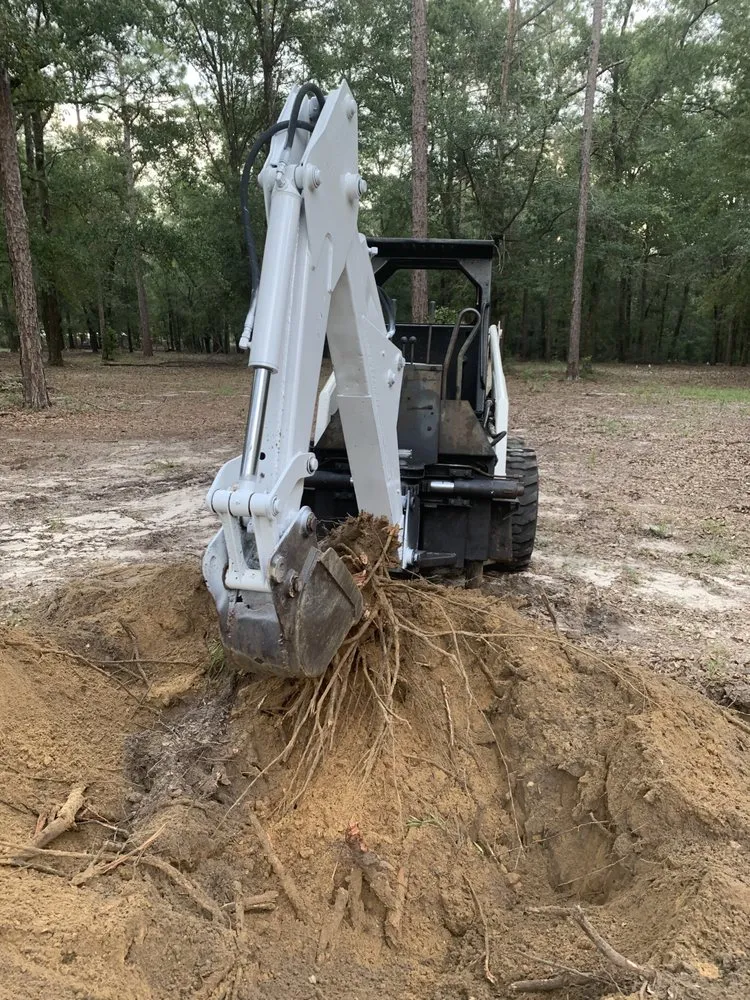 Top-rated yard maintenance with custom design in Saraland, AL by Southern Acres Landworks