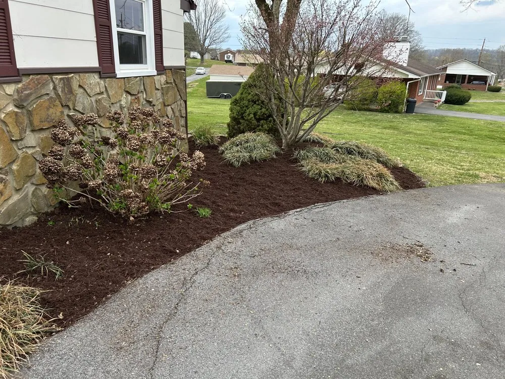 Affordable yard maintenance experts serving Kingsport, TN - Southern Boyz’ Mowing & More