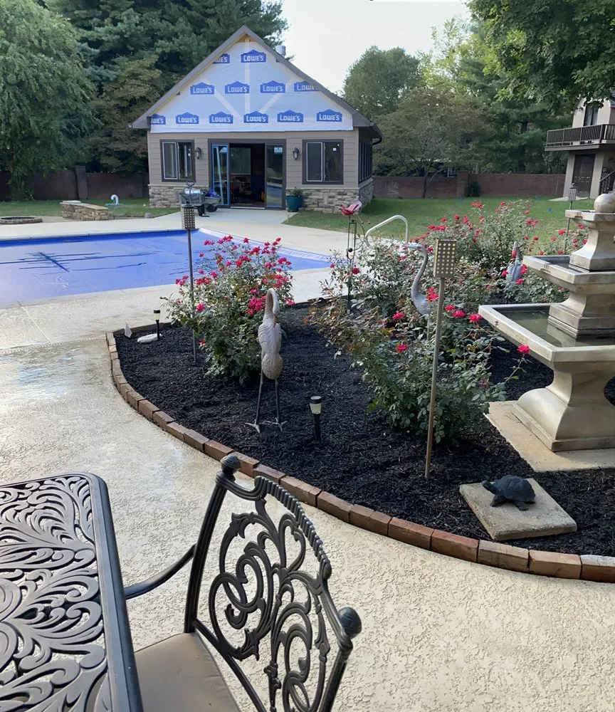 Reliable lawn care service experts serving Mammoth Cave, KY - Southern Charm Construction and Landscaping