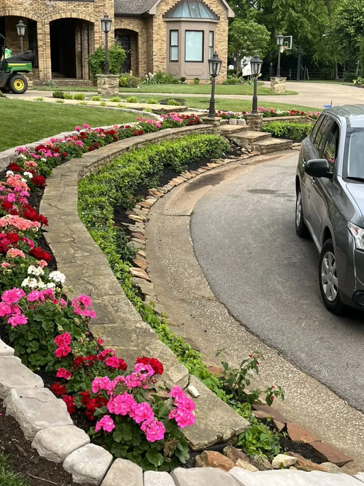 Expert lawn care service in Mammoth Cave, KY by Southern Charm Construction and Landscaping