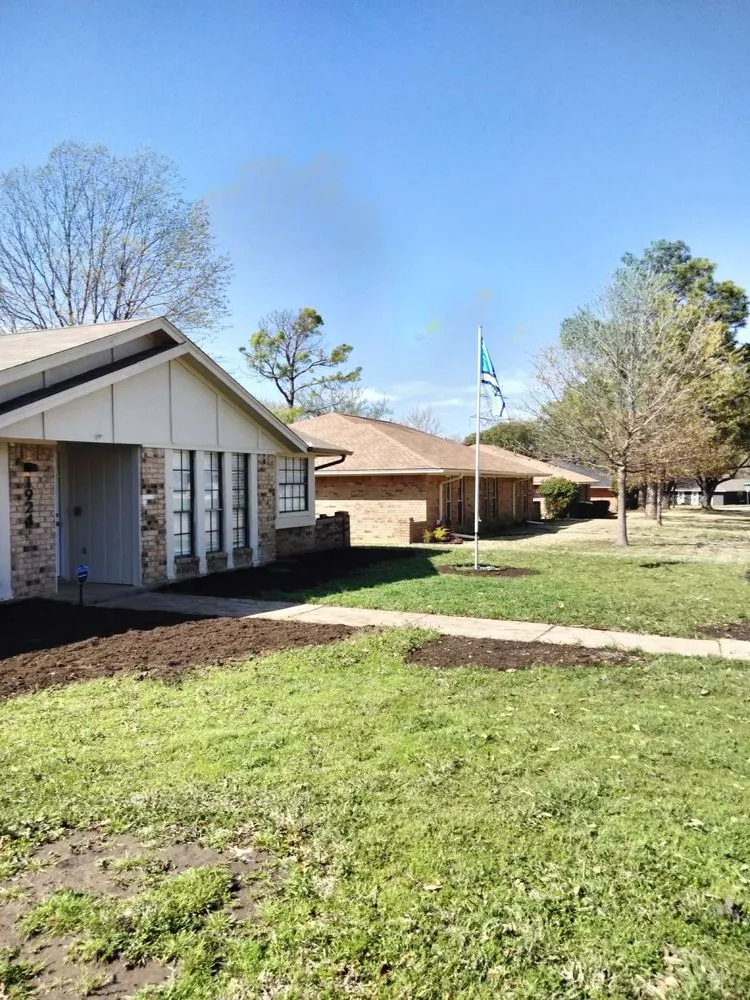 Local yard maintenance with custom design in Garland, TX by Southern Clean