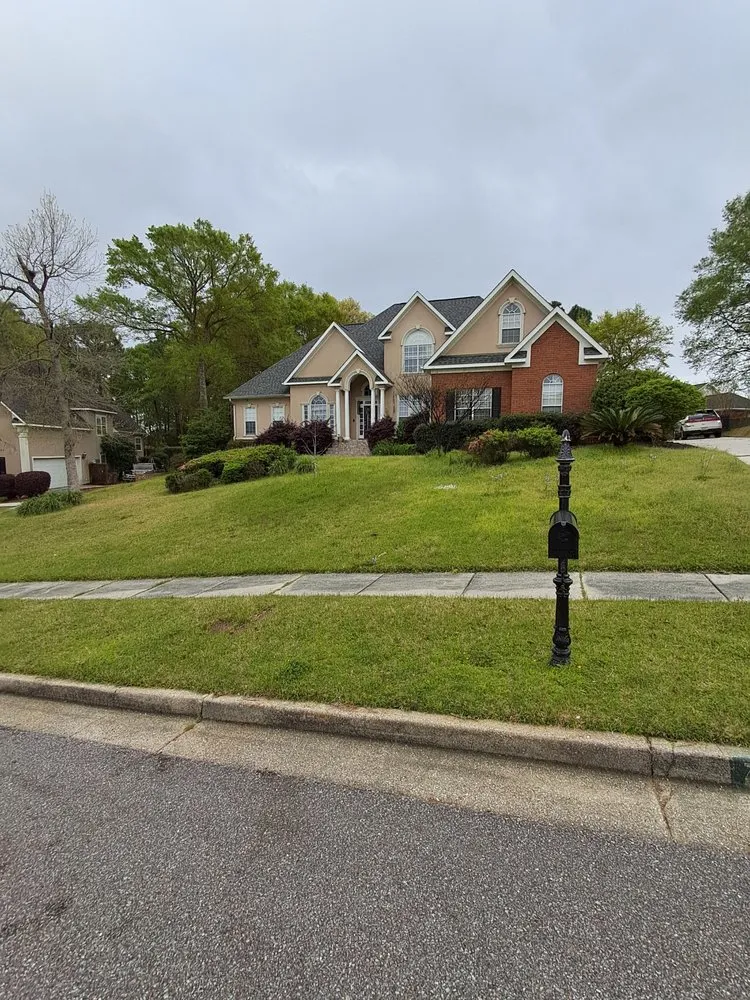 Trusted garden landscaping in Moss Point, MS by Southern cleaning solutions