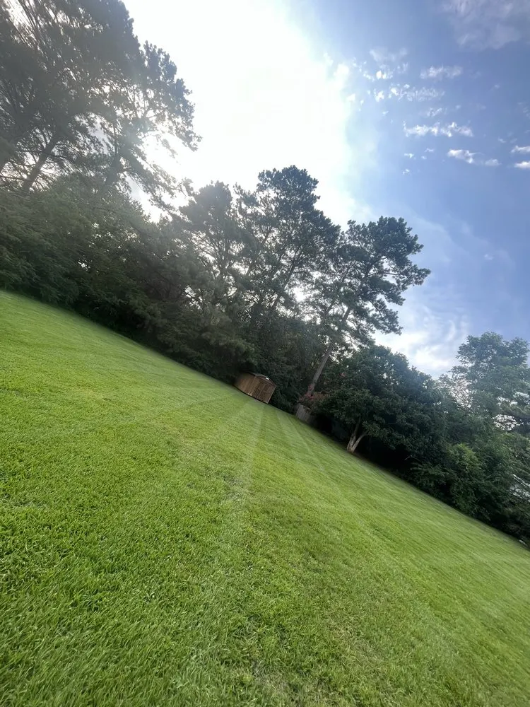 Local lawn mowing service in Anniston, AL by Southern Clipz Lawncare