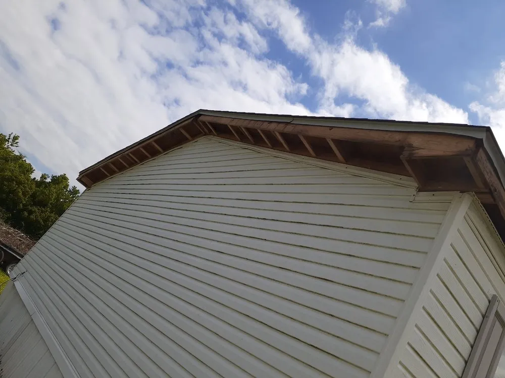 Expert lawn mowing service in Charenton, LA - Southern Contractors & Lawn Services