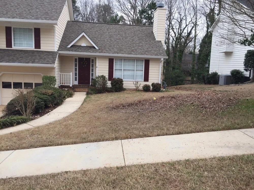 Top-rated yard cleanup service in Acworth, GA - Southern Creation Grounds