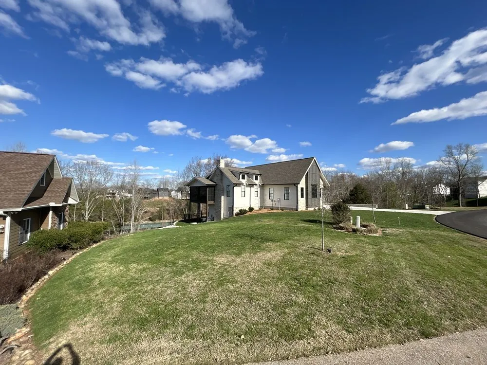 Reliable garden landscaping near you in Decherd, TN by Southern Custom Lawncare