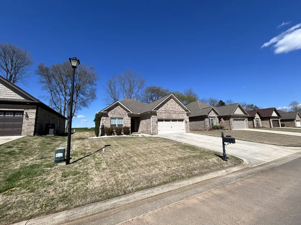 Local yard maintenance for year-round maintenance in Decherd, TN by Southern Custom Lawncare