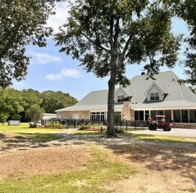 Custom lawn mowing service near you across Mount Washington, KY - Southern Cut