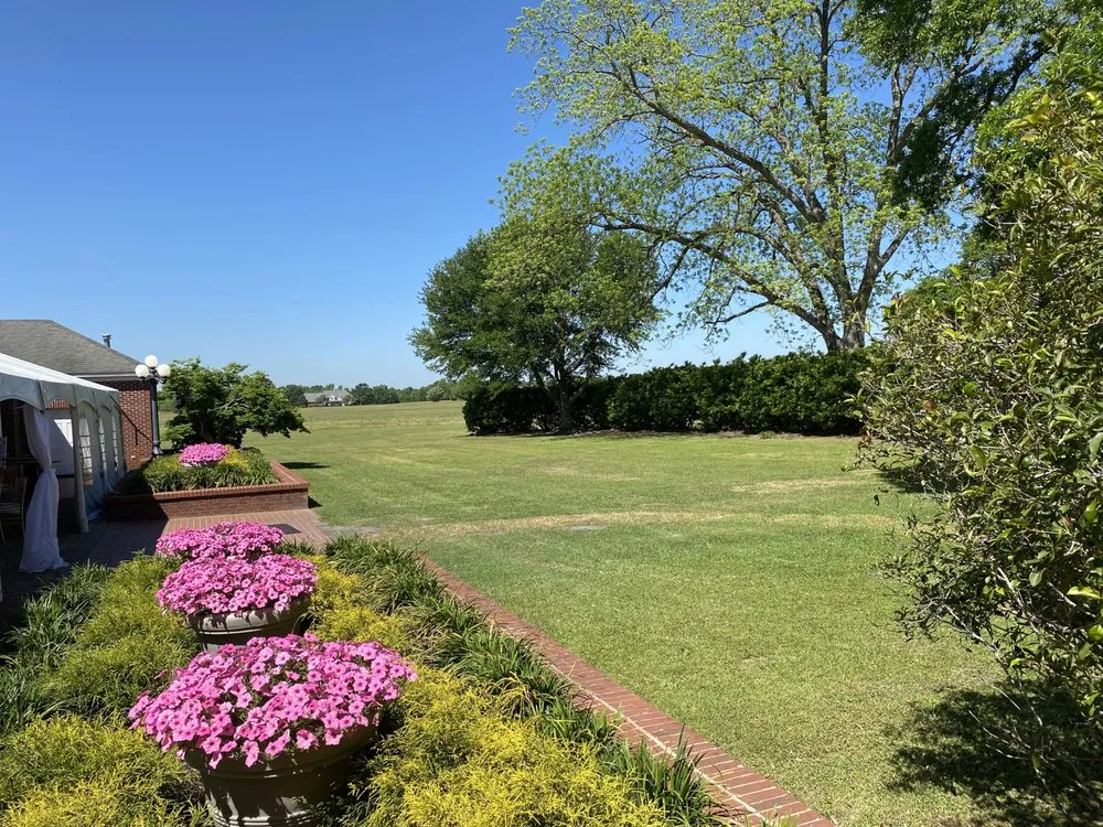 Expert yard cleanup service in Lamar, SC - Southern Design Landscaping