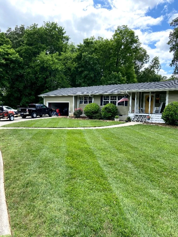 Top-rated garden landscaping in Chattanooga, TN - Southern Dirt and Turf