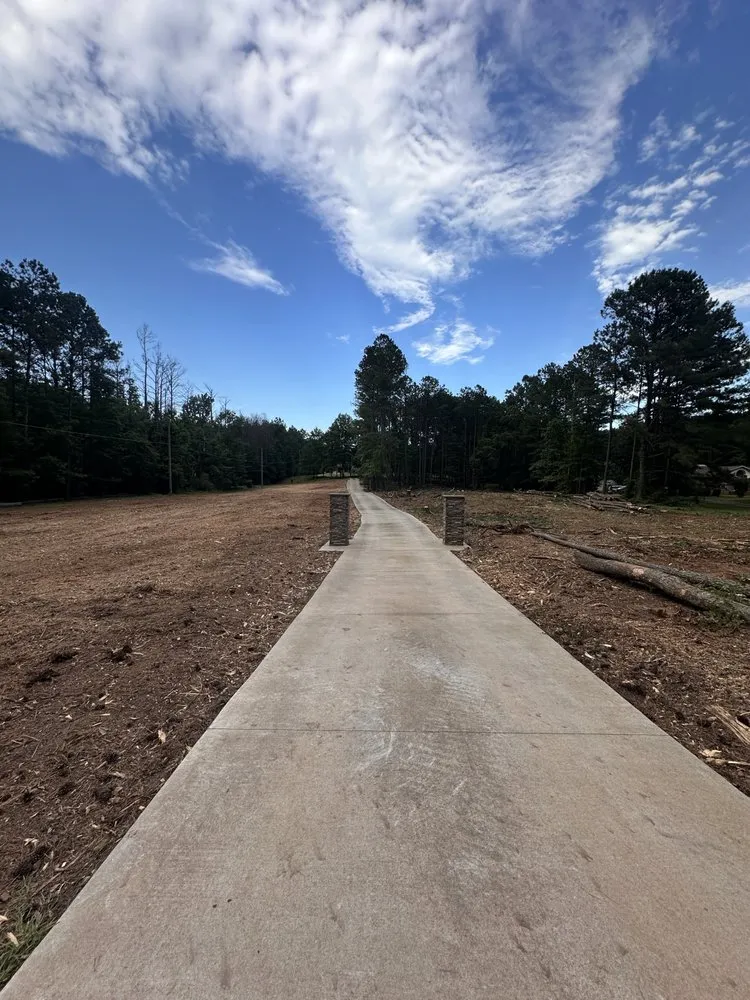 Local lawn mowing service experts serving Fayetteville, GA - Southern Earthworks