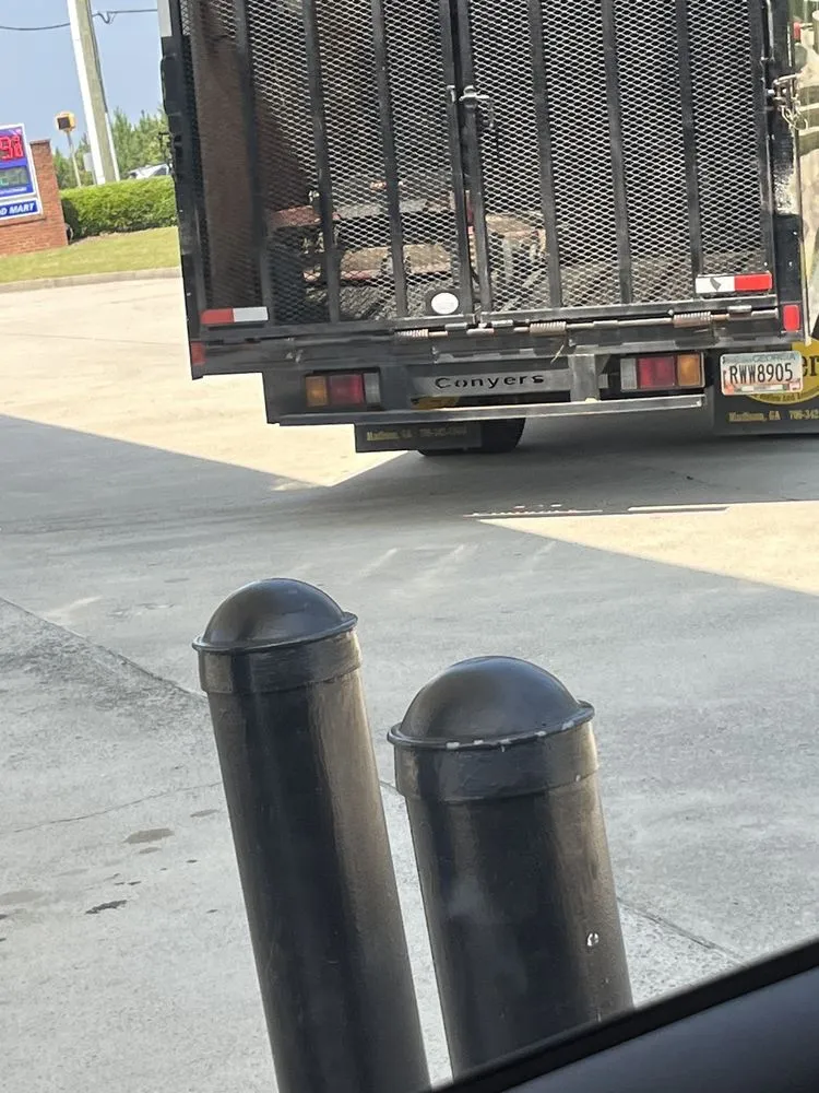 Expert yard cleanup service for year-round maintenance across Sugar Hill, GA - Southern Elegance Design and Landscape