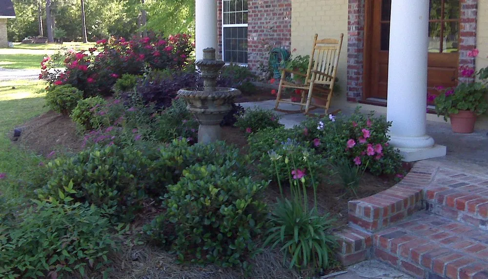 Trusted outdoor landscaping experts serving prairieville, LA - Southern Elegance Lawn and Garden