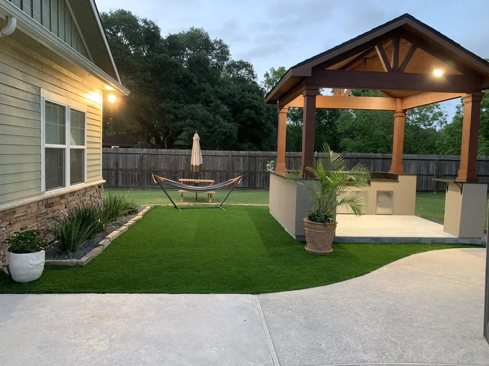 Affordable garden landscaping in Houston, TX by Southern Empire Landscape