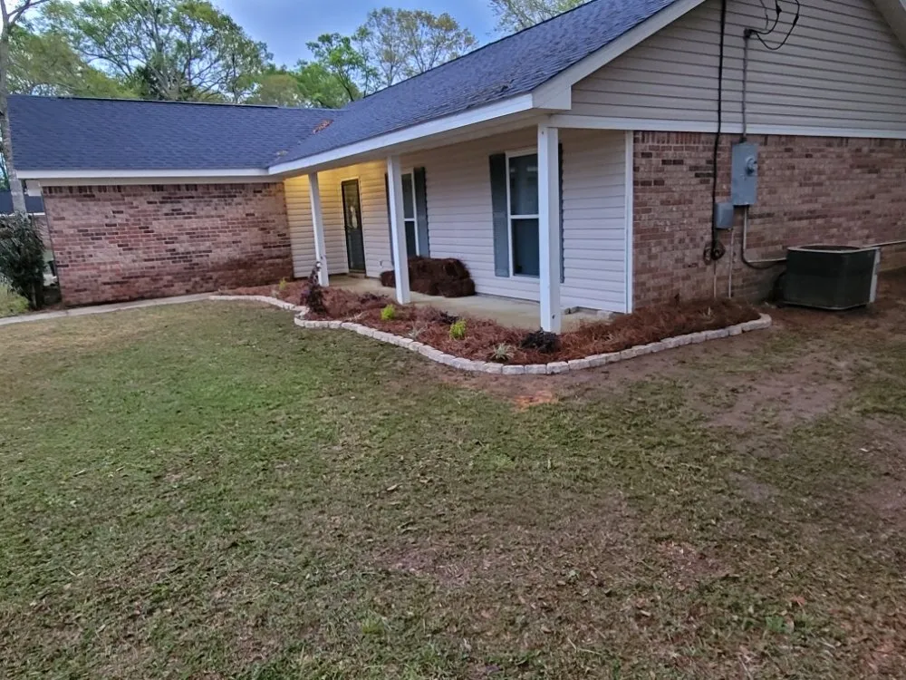 Expert lawn mowing service experts serving Mobile, AL - Southern Fields Lawn and Landscape