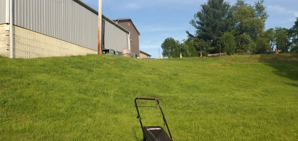 Local yard maintenance experts serving Weirton, WV - Southern Hospitality's Lawncare & Services