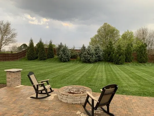 Southern Lawn & Landscape Logo