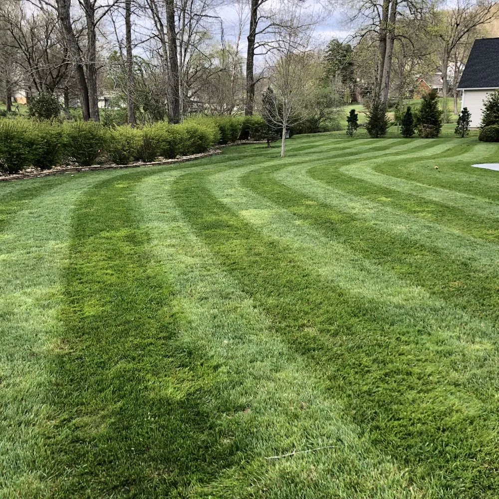 Trusted lawn mowing service with custom design across London, KY - Southern Lawn Care & Landscaping