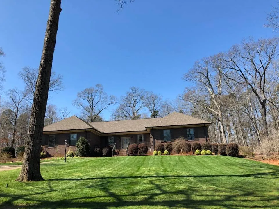 Reliable lawn care service in Greenville, SC - Southern Lawn Care