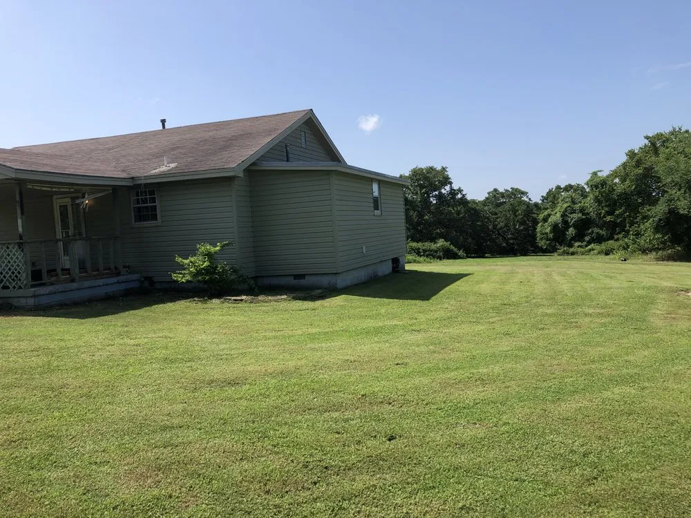 Local lawn mowing service with custom design in Sapulpa, OK by Southern Lawn Care