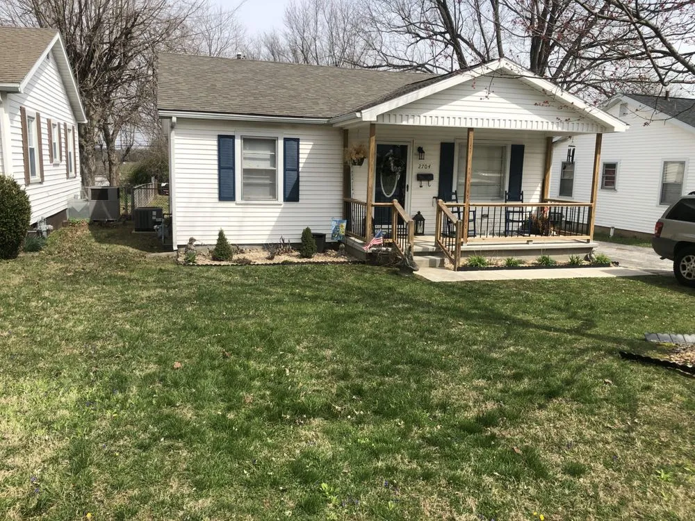 Professional garden landscaping experts serving Hopkinsville, KY - Southern Lawn Maintaince