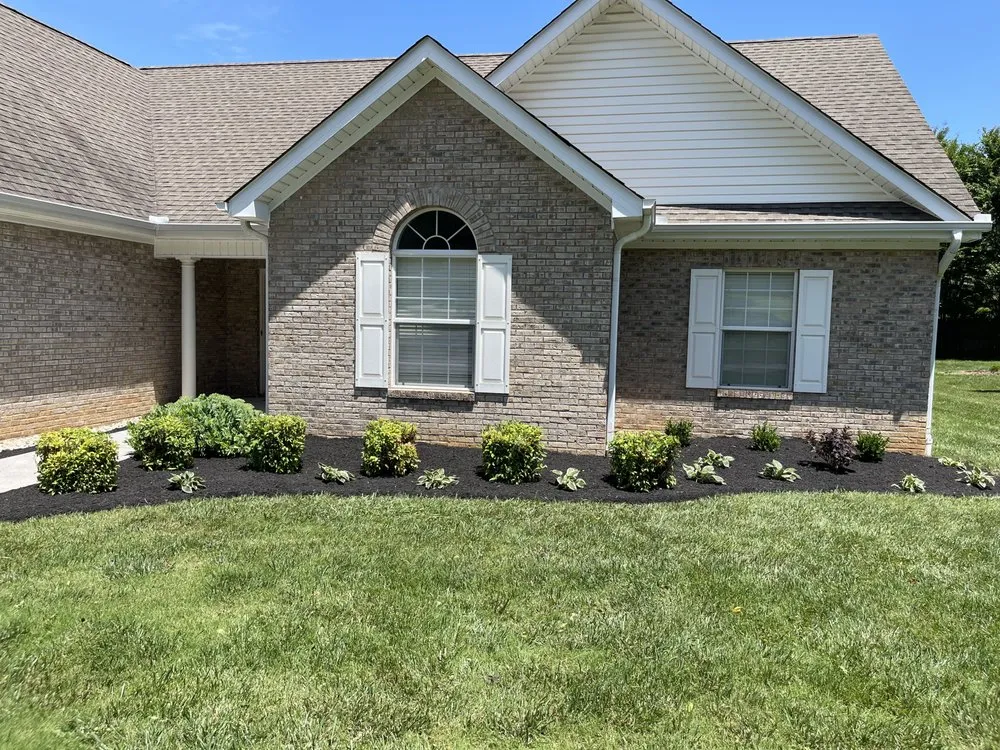 Affordable lawn mowing service for beautiful yards in Clinton, TN by Southern Lawncare