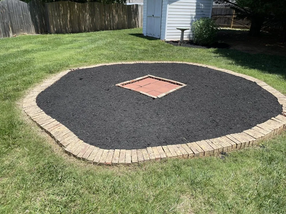 Local garden landscaping for year-round maintenance in Clinton, TN by Southern Lawncare