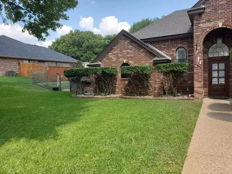 Custom lawn mowing service experts serving Killeen, TX - Southern Lawns