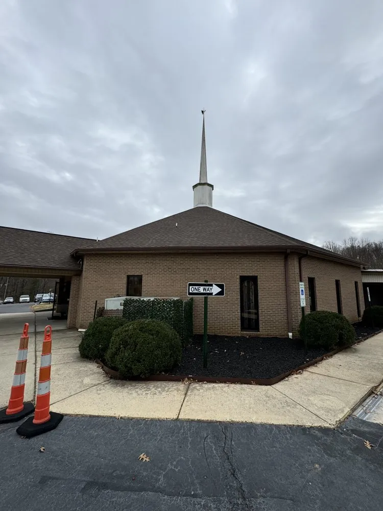 Expert outdoor landscaping in Oak Ridge, NC - Southern Lawns Maintenance and Care