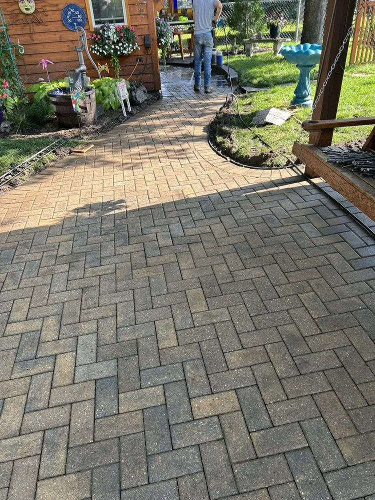 Custom garden landscaping experts serving Le Sueur, MN - Southern MN Excavation And Landscapes