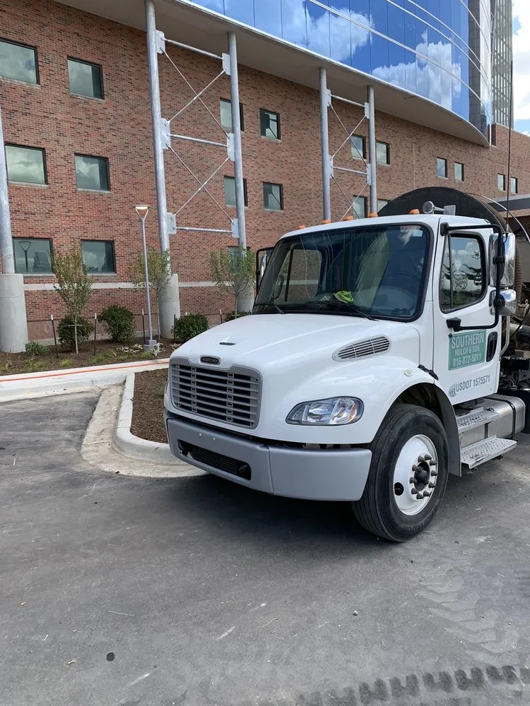 Top-rated residential landscaping experts serving Smithville, MO - Southern Mulch and Soil