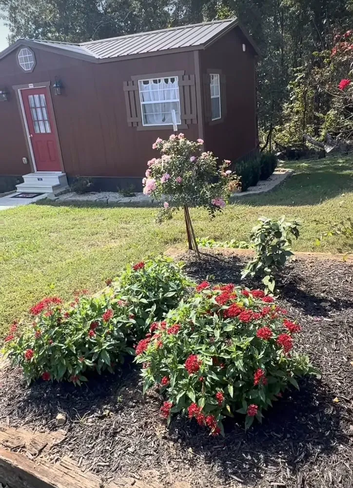 Custom landscaping services for outdoor upgrades across Loudon, TN - Southern Mulch Company