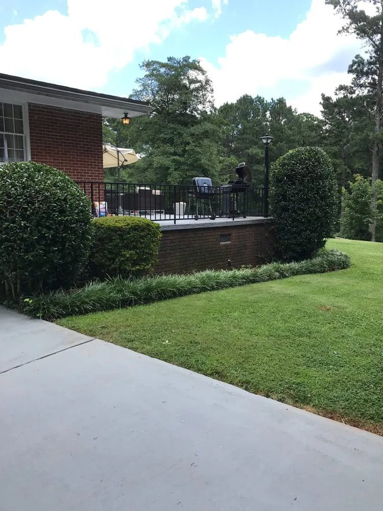 Local yard maintenance experts serving Fayetteville, GA - Southern Oaks Lawn Care