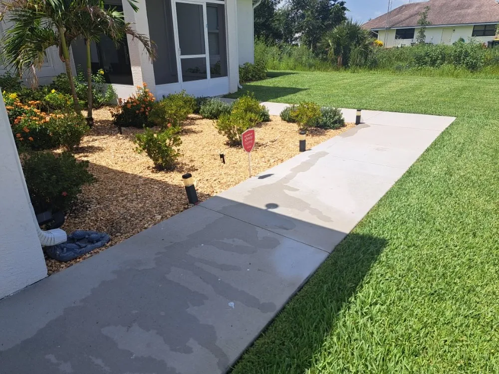 Affordable residential landscaping in Lake Placid, FL by Southern Paradise Landscaping
