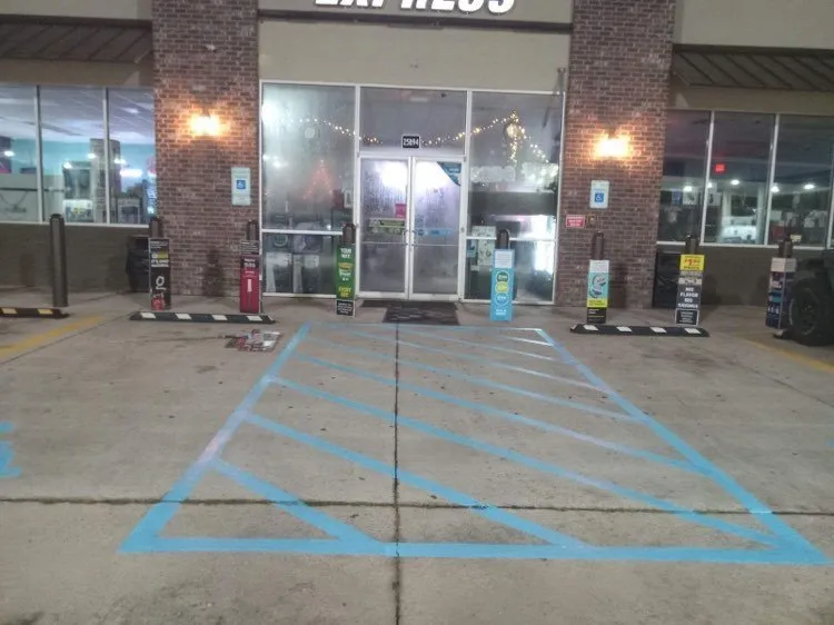 Professional yard cleanup service in Baton Rouge, LA - Southern Pressure Cleaning Service