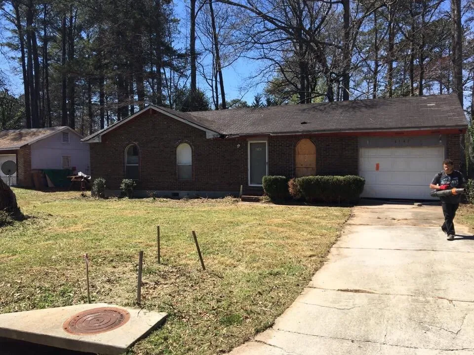 Affordable outdoor landscaping for year-round maintenance in Acworth, GA by Southern Roots Landscaping