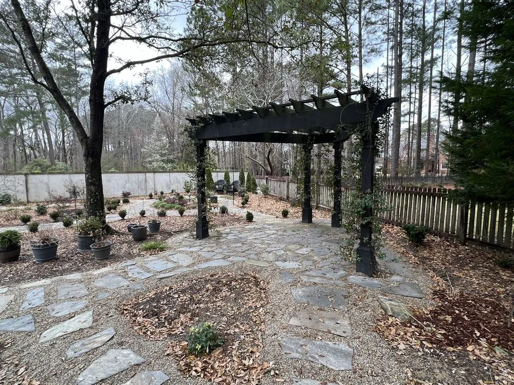 Custom lawn mowing service experts serving Tuscaloosa, AL - Southern Roots Lawn & Landscape