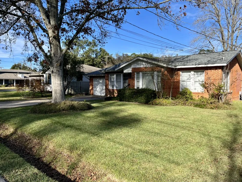 Reliable residential landscaping in Youngsville, LA - Southern Roots Lawn Maintenance