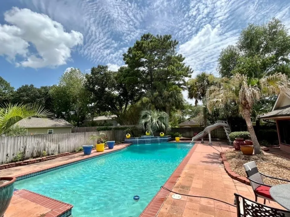 Professional lawn care service experts serving Youngsville, LA - Southern Roots Lawn Maintenance