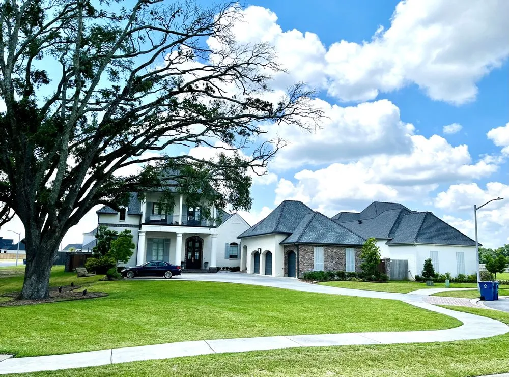 Custom garden landscaping experts serving Youngsville, LA - Southern Roots Lawn Maintenance