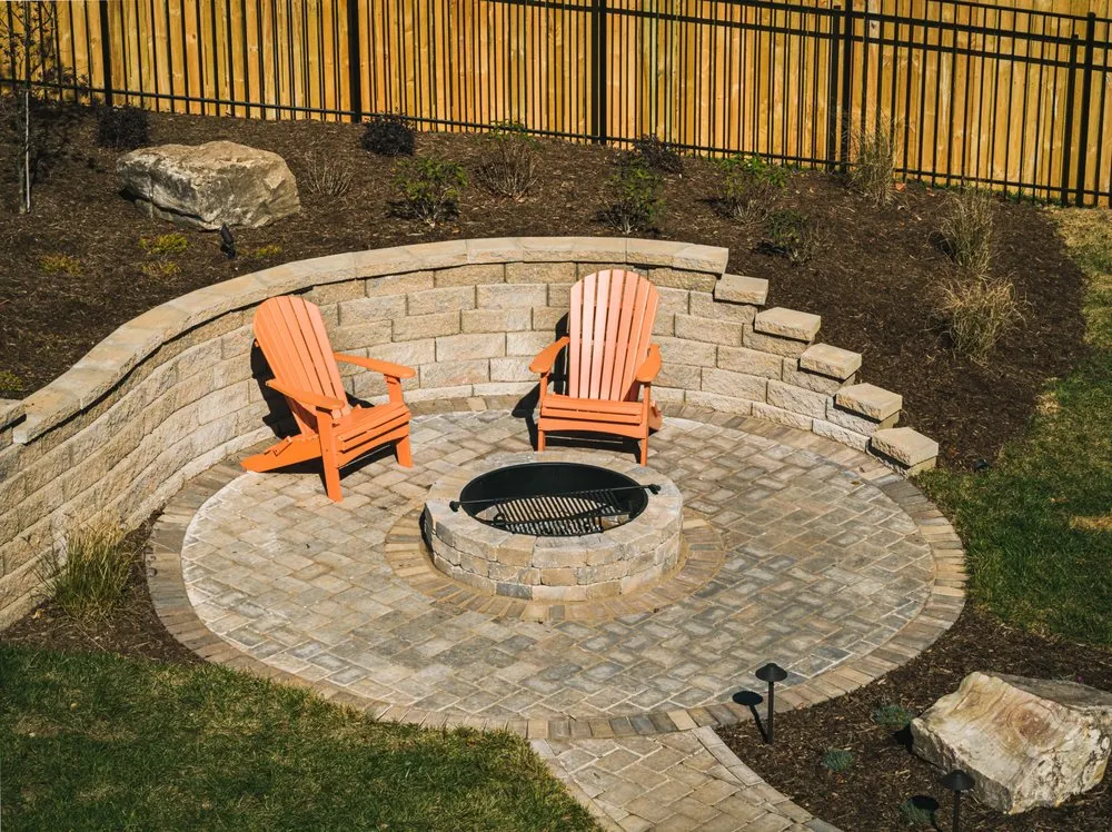 Professional lawn care service experts serving Knoxville, TN - Southern Shade Landscaping