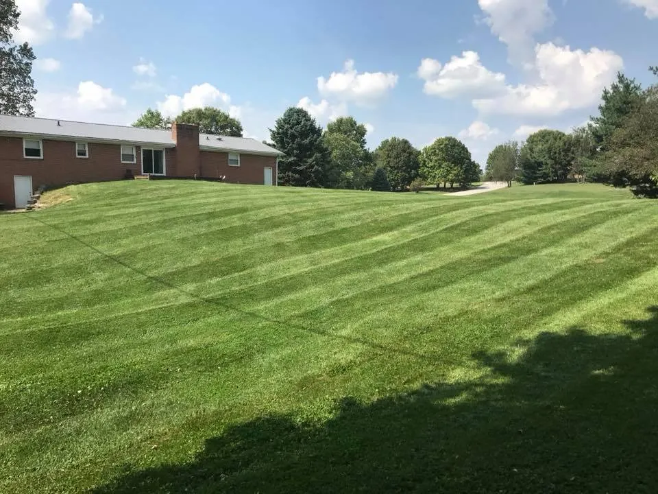 Custom lawn mowing service in Georgetown, KY by Southern Style Lawns