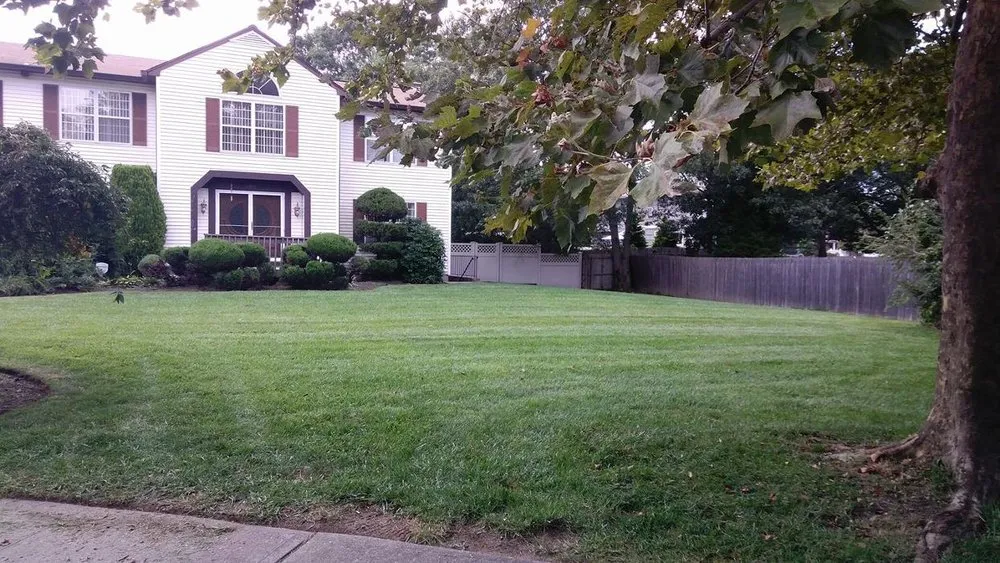 Local lawn mowing service experts serving Coram, NY - Southern Touch Excavation & Landscapes