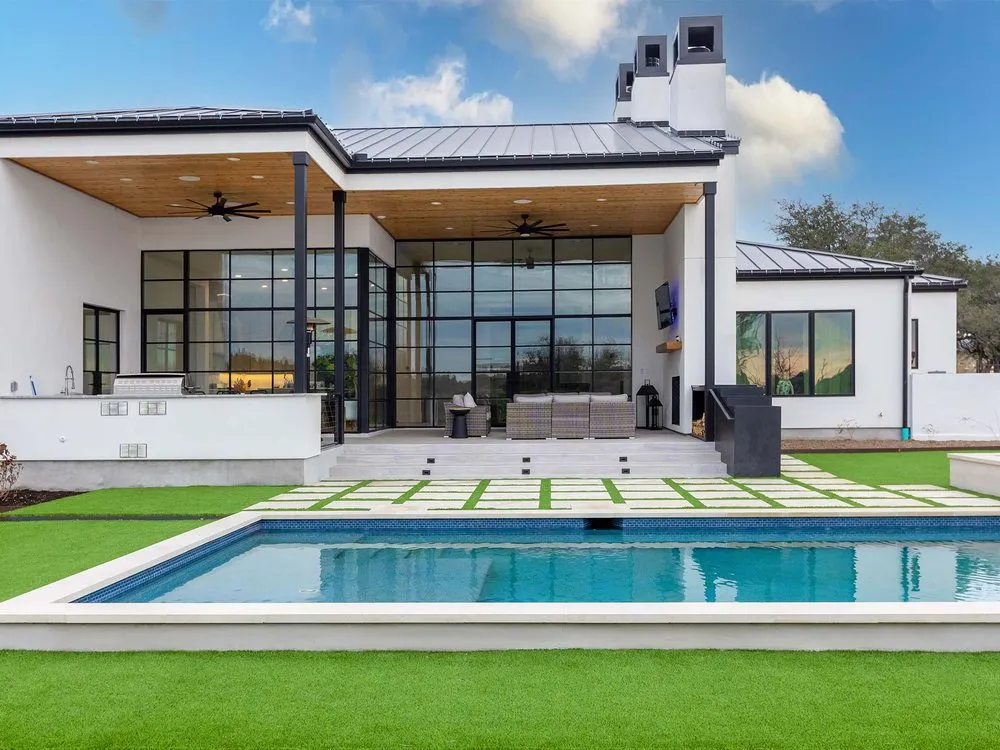 Professional landscape installation experts serving Jacksonville Beach, FL - Southern Turf