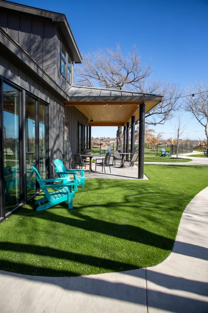 Local yard cleanup service for homes across Nashville, TN - Southern Turf