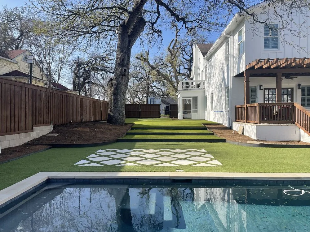 Professional yard maintenance in Orlando, FL by Southern Turf