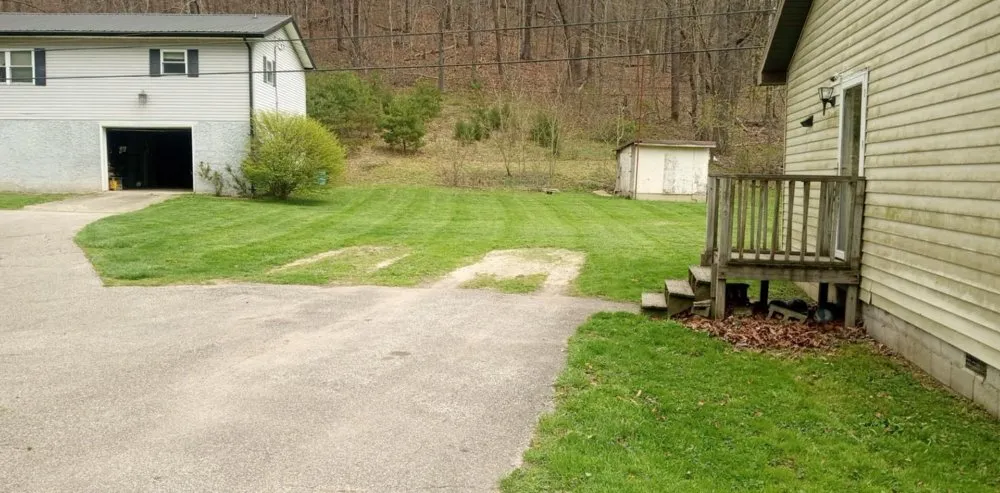 Affordable landscape design with custom design in Ironton, OH by Southers Affordable Lawncare