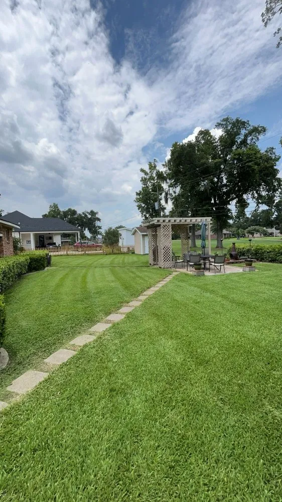 Top-rated lawn mowing service in Boutte, LA - Southside Landscaping