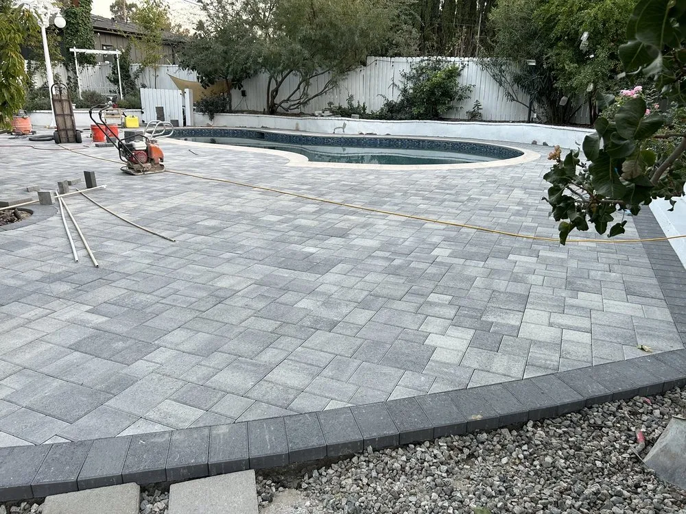 Reliable garden landscaping experts serving Simi Valley, CA - Southwest Pavingstone