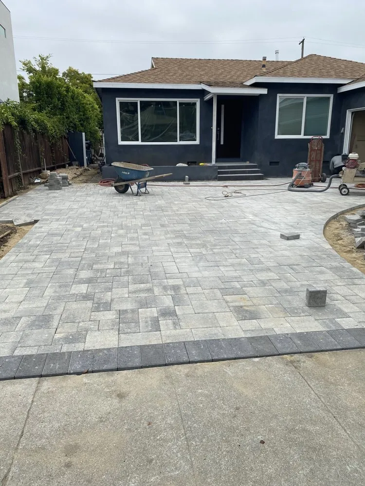 Professional landscaping services in Simi Valley, CA - Southwest Pavingstone